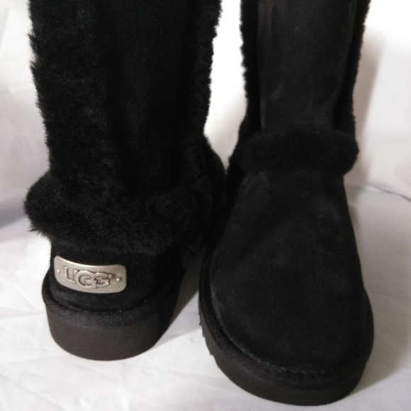 Ugg Girl's Size 1 Black Hadley Boots (New w/o Box) - Picture 2 of 7